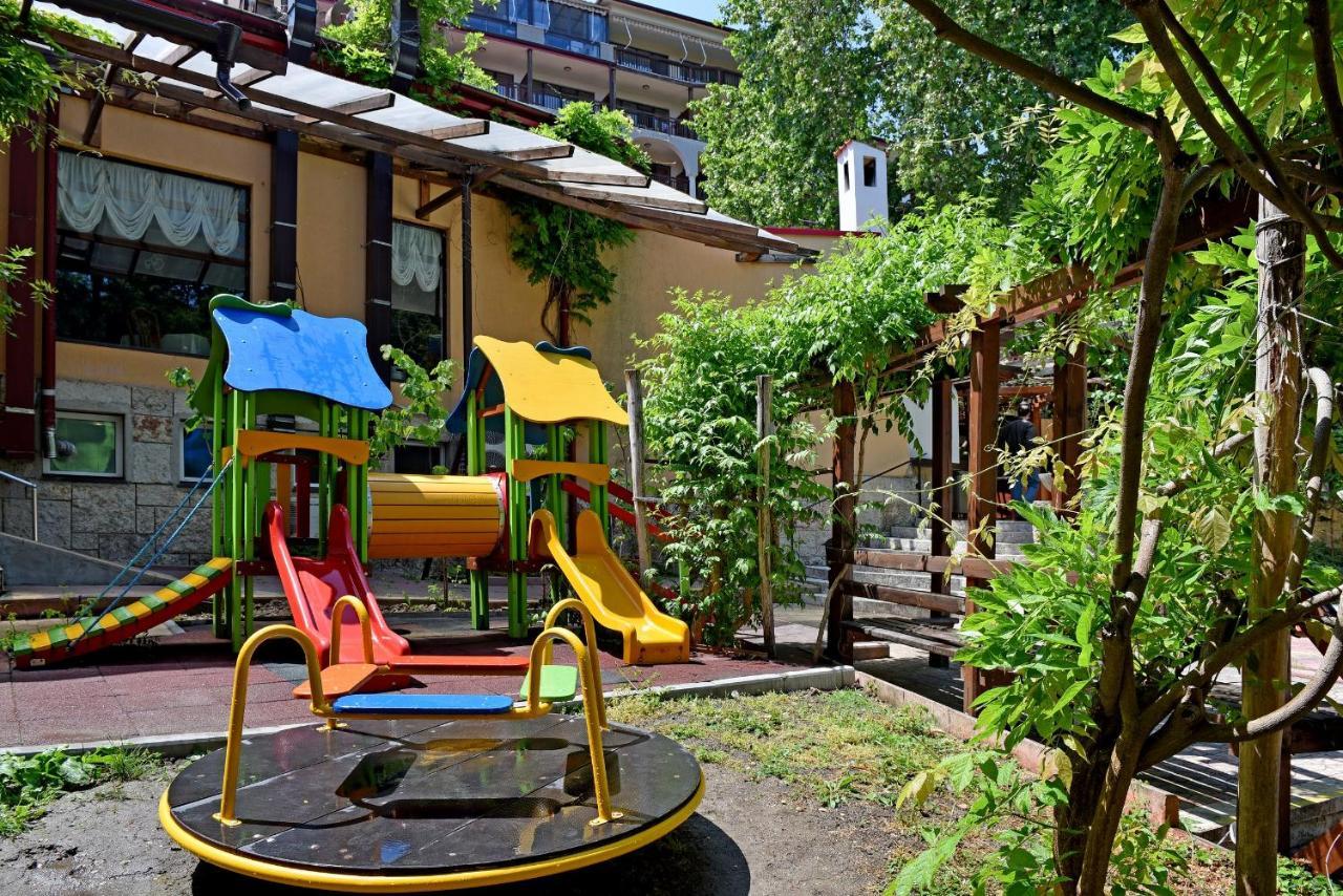Estreya Residence Hotel&SPA Saints Constantine and Helena Exterior foto